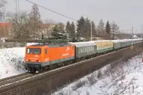 Ich bin eigentlich wegen dem HUPAC Taurus an die Strecke gefahren, beim Warten kam vorher noch ein Highlight in Form von 143 001 EKO/Arcelor Mittal mit einem bunten Sonderzug. Die Fahrt ging Richtung Braunschweig, fotografiert am 14.02.2010 in Magdeburg Diesdorf. 