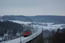 Am 14.2.2010 �berquerte BR 120 156 mit ihrem IC von D�sseldorf nach Berlin den Bekeviadukt in Altenbeken.