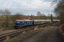 Heute, am 27.02.2010 gab es f�r uns den ersten Sonderzug des Jahres von Braunschweig in den Odenwald. Gezogen wurde dieser von E18 047. In Aschaffenburg sollte allerdings noch eine Dampflok dazu kommen, bzw. E- gegen Dampflok getauscht werden. Aufgenommen zwischen Sontra und Bebra.