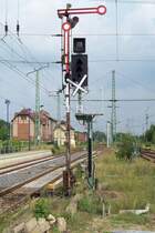 Aus, Schluss und Vorbei hie� es f�r die Fl�gelsignale in L�bbenau/Spreewald am ersten Wochenende im Dezember 2009. Nach jahrelangem Betrieb wurde sie von der neuen Technik abgel�st. Hier das Ausfahrtssignal am Gleis 2 in Richtung Cottbus. 