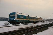 223-070 mit einer bunten Wagengarnitur am Alex von M�nchen nach Hof im letzten abendlichen Streiflicht.(KBS 855,Irrenlohe,20.02.2010)