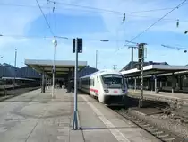 IC 2101 bei der Ausfahrt aus dem Karlsruher Hbf, bei sehr sch�nem Wetter.27.2.10 