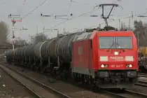 Railion Logistics 185 241 f�hrt am 27.2.10 durch D�sseldorf-Rath