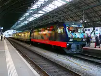 Und noch ein ICN-ersatz. Voralpen-Express komposition als Doppel-ICN ersatz f�r der 17.48 Zug in Bahnhof St. Gallen. 5 Wagen statt 14!
Re 456 Nr. 092 am 01.03.2010.
