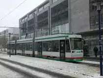 Magdeburg: Stra�enbahnlinie 9 nach Leipziger Chaussee an der Haltestelle Alter Markt.(18.2.2010)