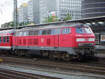 218 363-0 beim Rangieren im Hamburger HBF am 2.7.05