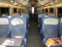 Am sp�ten Abend ist es sehr ruhig im ICE. Hier der etwa 45 Minuten verstp�teten ICE 929 bei der Fahrt von Hamburg nach N�rnberg am 02.07.2005. 