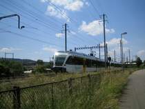 Am 11.6.05 war der RABe 526 718 und einem Bruder als S29 nach Stein a. Rh. zwischen Winterthur und Oberwinterthur unterwegs.