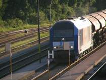 ein freundlicher Tfzf auf der 2016 903-3 winkt dem Fotografen (2005-07-08)