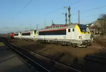 Vorne G800BB mit Aufschrifft  Siemens Pr�fcenter Wegberg-Wildenrath  mit 1822,1821 und zum Schluss 1811 am 10.3.10 in D�sseldorf-Rath