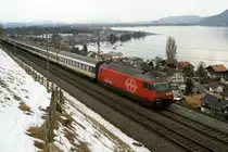 Re 460 072-2 mit dem Skiextrazug 33820 am 20.2.10 bei Einigen.