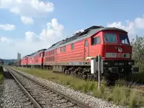 BR 232 289-8 mit zwei weiteren 232 warten am 25.9.2005 im Bahnhof Tannheim/W�rtt. auf abfahrt in Richtung Memmingen