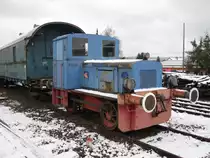 Eine alte Rangierdiesellok,dessen Baureihe mir nicht bekannt ist,steht hier im Museumsgel�nde der Museumseisenbahn Merzig-Losheim.