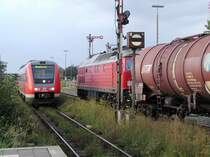 Warten auf den Gegenzug,232 011-7 wartet auf strecken Freigabe in Richtung Ulm. Bf.Illertissen am 19.8.2005 