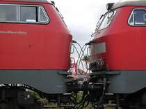 Puffer K�sser,218 401-8 und 218 445-5 im Bf.Illertissen,am 2.7.2004