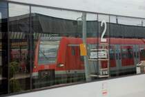 ... Morphing-423... (im Spiegel eines ICE, Januar 2010, M�nchen-Pasing).