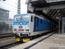 CD 371 201 mit EC 171 in Dresden Hbf (16.3.2010)