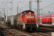 294 798 mit Kesselwagen von der Firma  GIBA  in Richtung Mannheim.Am 18.03.10 bei der durchfahrt in Lampertheim.