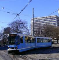 Triebwagen der Reihe SL 79 kurz vor der Haltestelle Solli. 15.03.2010