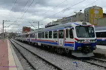 Dreifachtraktion der Dieseltriebwagen MT-5715+MT5725+MT5726  (Fiat 1993).
Eingesetzt als Zuglauf Izmir-�demis-Izmir.
Derzeit enden und beginnen alle Z�ge Richtung Osten im Kopfbahnhof Izmir-Basmane.
15.04.2009 Izmir-Basmane
