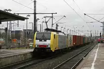 189 996 (TX Logistik) mit einem Containerzug (vermutlich DGS 43814 Pomezia – B�nen) am 21.03.2010 in M�nchen Ost.