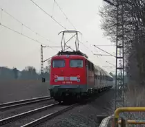 Bild 1000!!!!!!!!!!!! Endlich ist es geschafft, mein 1000 Bild auf Bahnbilder.de Hiermit wollte ich mich bei all denen bedanken, die regelm��ig meine Bilder gucken, kommentare schreiben u.�. Speziell ist dieses Bild aber auch f�r den Kollegen und Freund Eric Otten, hier bitte, wie versprochen eine 110 f�r dich ;-) Freue mich auf die weitere Zeit bei Bahnbilder.de und hoffe, das es hier so weiter geht, wie es im moment ist und ich auch weiterhin so viele Positive Kommentare bekommen ;-) In dem Sinne, einmal Danke! Und nun zum Bild, 110 398-5 mit dem RE11592 (+20 | gedrehte Wagenreihung) nach Aachen am Km 28.9 der KBS485 23.3.10