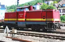 212 325-5 hei�t bei der Hochwaldbahn VL9 bzw.  Petra . Am 01.08.2009 war sie zwischen Bielefeld und Bielefeld-Brackwede und auch im Brackweder Bhf mit einem Bauzug im Einsatz. Auf dieser Strecke wurden die Schienen der Fahrtrichtung Hannover - Dortmund ersetzt. In der Woche darauf gab es noch einen Weichentausch zu bew�ltigen, bevor es dann zu neuen Aufgaben ging.