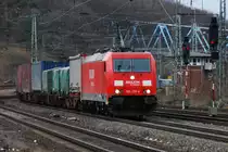Am 13.03.2010 war konnte ich 185 250-8 in K�ln-West mit einem Contaierzug dingfest machen. Sie kam aus Richtung Aachen mit unbekanntem Ziel. Einer der wenigen G�terz�ge die sich am diesem Samstag zeigten. 