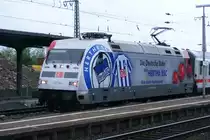 Am 15.05.2009 f�hrt die Hertha-Lok 101 144-4 mit IC 2373 nach Karlsruhe Hbf  
aus dem Bahnhof Gie�en/Lahn raus.