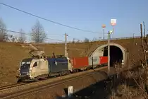 ES64U2-021 (WLC) mit TEC 42916 auf der NBS bei Loosdorf. 24.03.2010