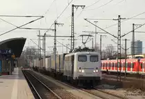 139 260-4 von Lokomotion poltert am 20.03.10 mit KLV-Zug zum Brenner durch Trudering Richtung Rosenheim. Vielen Dank an den Tf f�r das Aufblenden des Lichtes!