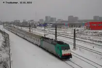 von der Berliner Warschauer Br�cke, der EC 45 mit 186 135 nach Warschau