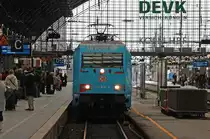 101 016-4 mit dem IC2006  Bodensee  nach Dortmund bei der Einfahrt in K�ln Hbf. Gr��e an den freundlichen, abl�senden Tf ;-) 27.3.10