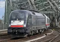 ES 64 U2-026 kommt mit dem IC 2046 aus Hannover in K�ln Hbf an (28.03.2010