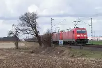 185353-0 + 185 376-1 mit Kohlezug in Neuss Allerheiligen Rtg. K�ln um 13.49 Uhr