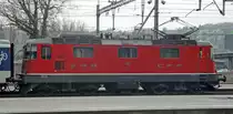 Die Re 4/4  mit der schm�lsten Nummer war am 29.03.10 von der Seite fotografiert in Altstetten.