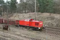 298 309 schiebt Schadwagen am alten Rollberg vorbei ins AW Eberswalde. 29.03.2010