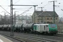 FRET 437024 mit Kesselwagenzug durchf�hrt Dresden-Freiberger Stra�e in Richtung G�terbahnhof Friedrichstadt, 29.03.2010