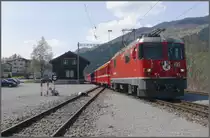 RE1253 mit Ge 4/4 II 625  K�blis  wartet in Castrisch auf den Gegenzug. (08.04.2010)