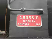 Das Fabrikschild der Dampflokomotive 99 7203 der UEF.