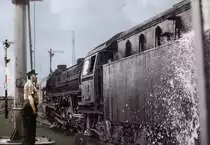 042 105 in Rheine an der  Tankstelle .
Aufnahme 1973.