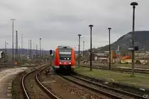 612 025 ist am 10.4.2010 als RE nach Altenburg im Einsatz. Hier erreicht er grade den Bahnhof G�schwitz.