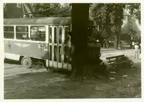 Entgleisung auf dem Westentring 1986. Ausl�ser war ein Bolzen in der Schiene.