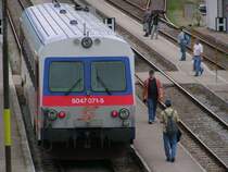 reger Umsteigebetrieb zum 5047 071-5 am Bhf Ried i.I. (2005-07-19)