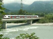 Stadler GTW RABe 523 FLIRT,bei Mess und Instruktionsfahrten,hier
am 26.07.05 auf der Rheinbr�cke bei Bad Ragaz.Die Garnituren sind f�r die Stadtbahn im Kt.Zug bestimmt