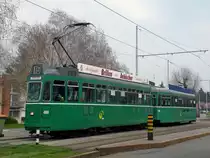Be 4/4 460 mit seinem Anh�nger 1496 wartet auf dem Bruderholz auf seine Abfahrtszeit. Die Aufnahme stammt vom09.04.2010.