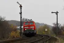 218 366-3 und eine Schwesterlokomotive am 8.11.2009 mit einem IC nach Westerland bei Sankt Michaelisdonn.