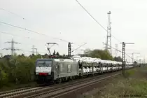 ES64U2-035 mit einem Autozug am 20.4.10 in Ahlten.