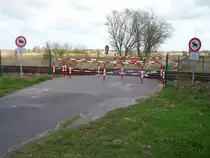 F�r Ross und Reiter gesperrter B� bei Bargen, Kreis Dithmarschen, KBS 130, KM 136,6