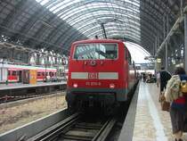 111-073 schiebt am 26.7.2005 RB nach Kassel Hbf in Frankfurt a. M.